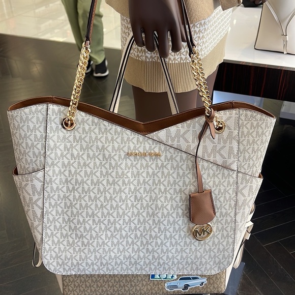 Michael Kors Jet Set Travel Large Chained Tote Shoulder Bag MK Vanilla - Picture 7 of 16